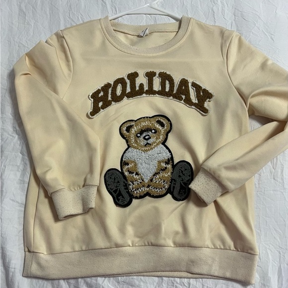 SHEIN Other - 3/$15 SHEIN Street Cool Kids Holiday Girl Bear Sweatshirt - Size 10Y